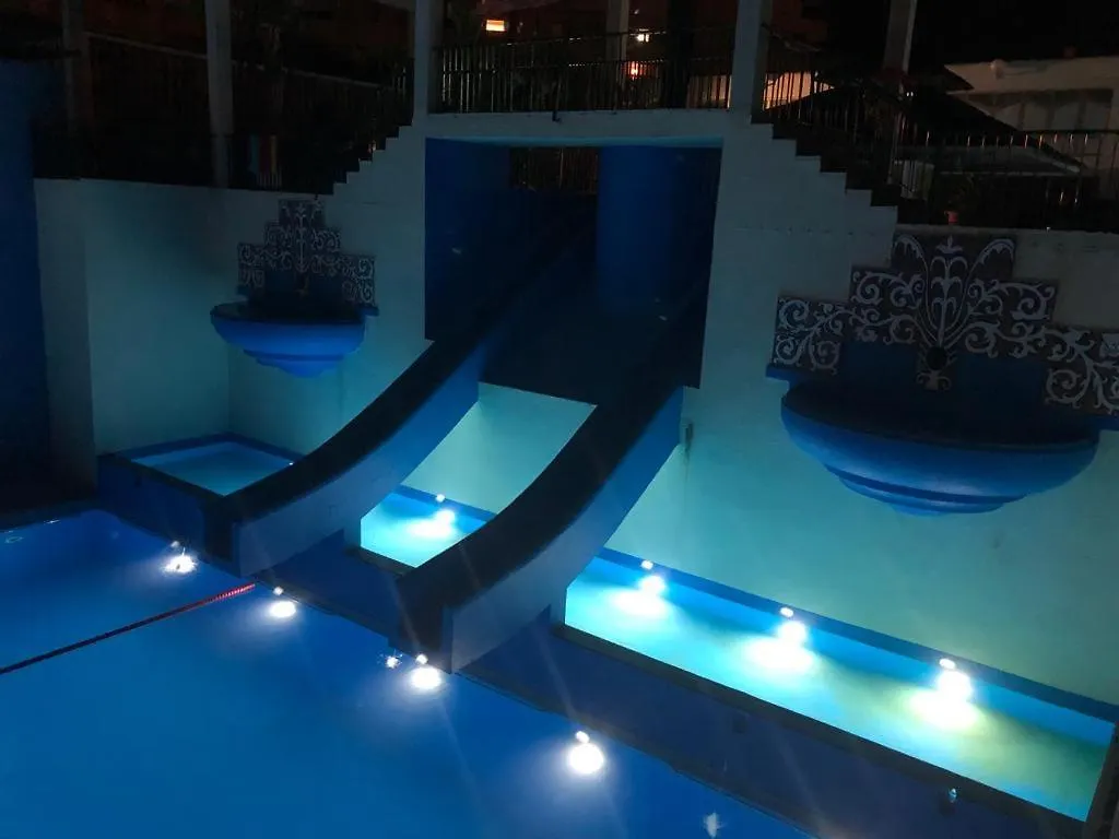 Apartamento Estudio Benalbeach Primera Linea De Playa Benalmádena