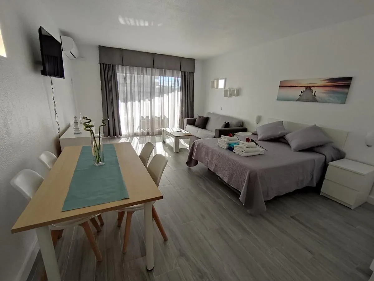 Apartamento Estudio Benalbeach Primera Linea De Playa Benalmádena España