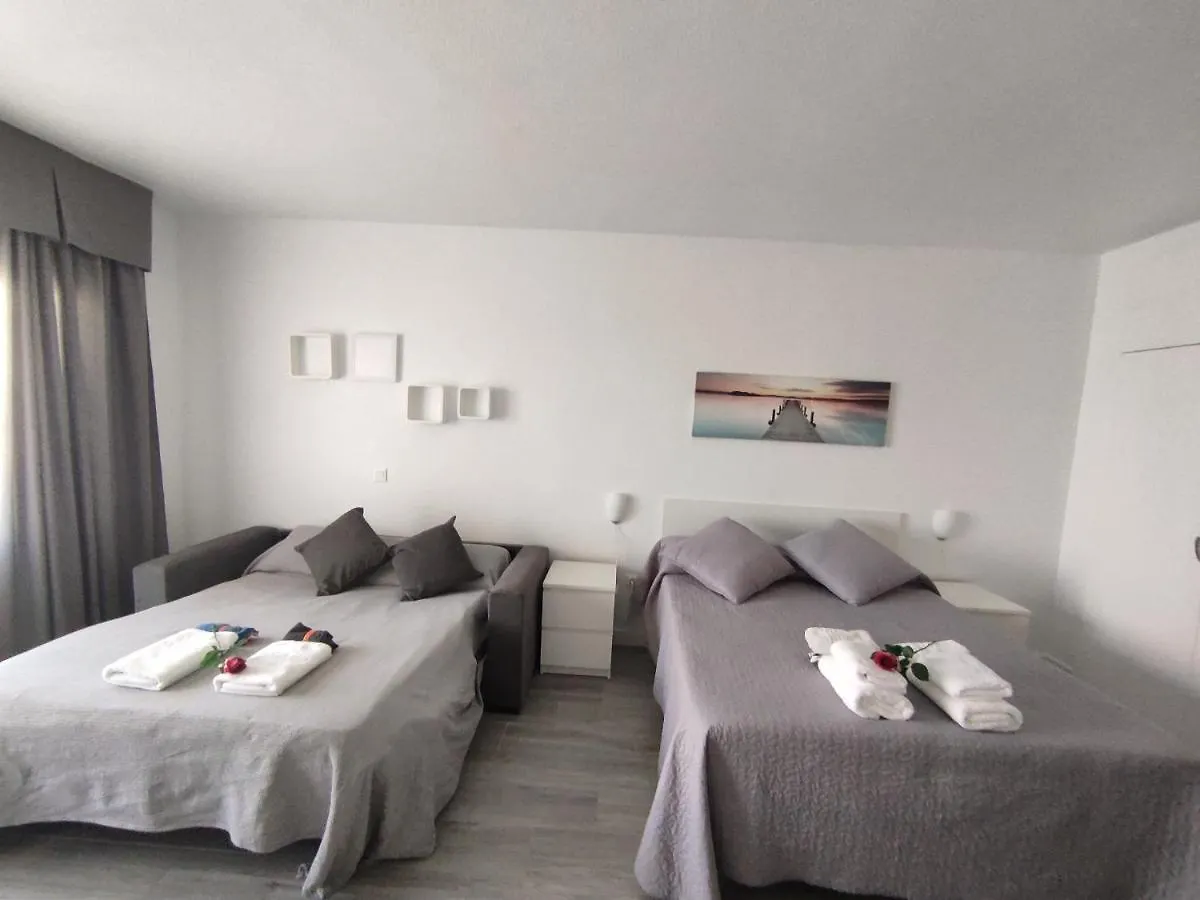 Estudio Benalbeach Primera Linea De Playa بينالماذينا شقة
